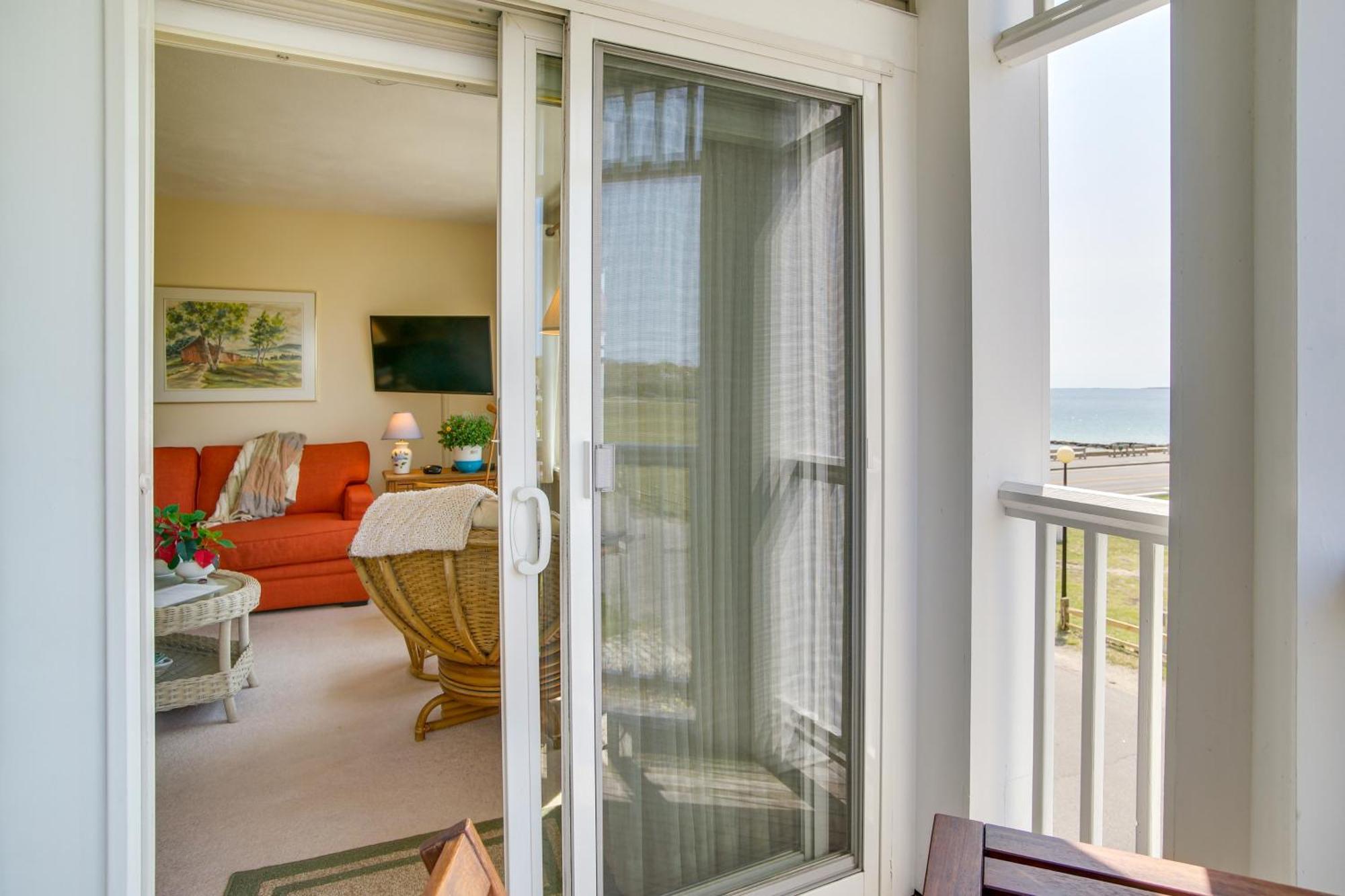 Breezy Oak Bluffs Condo - Steps To Inkwell Beach! ภายนอก รูปภาพ