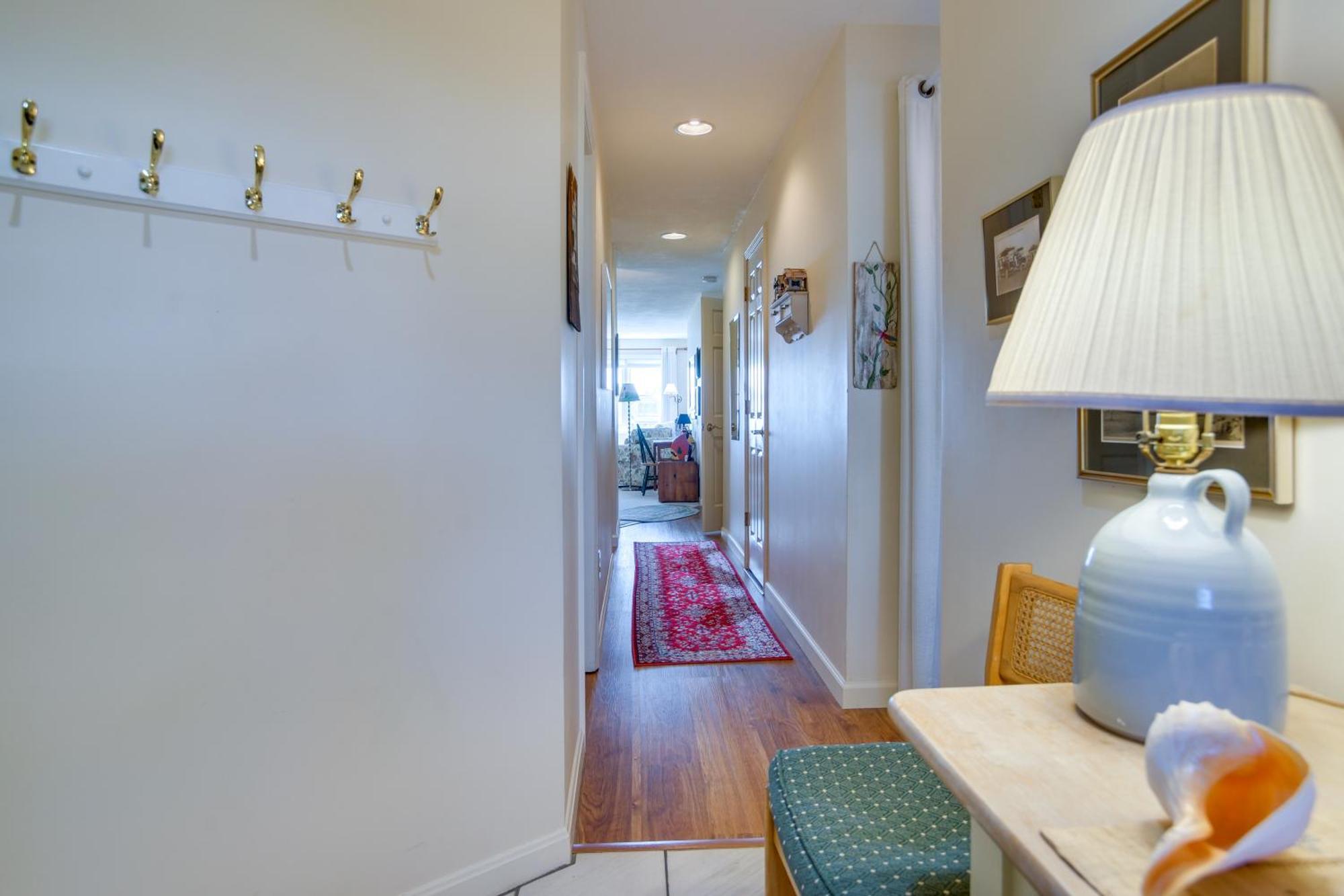 Breezy Oak Bluffs Condo - Steps To Inkwell Beach! ภายนอก รูปภาพ