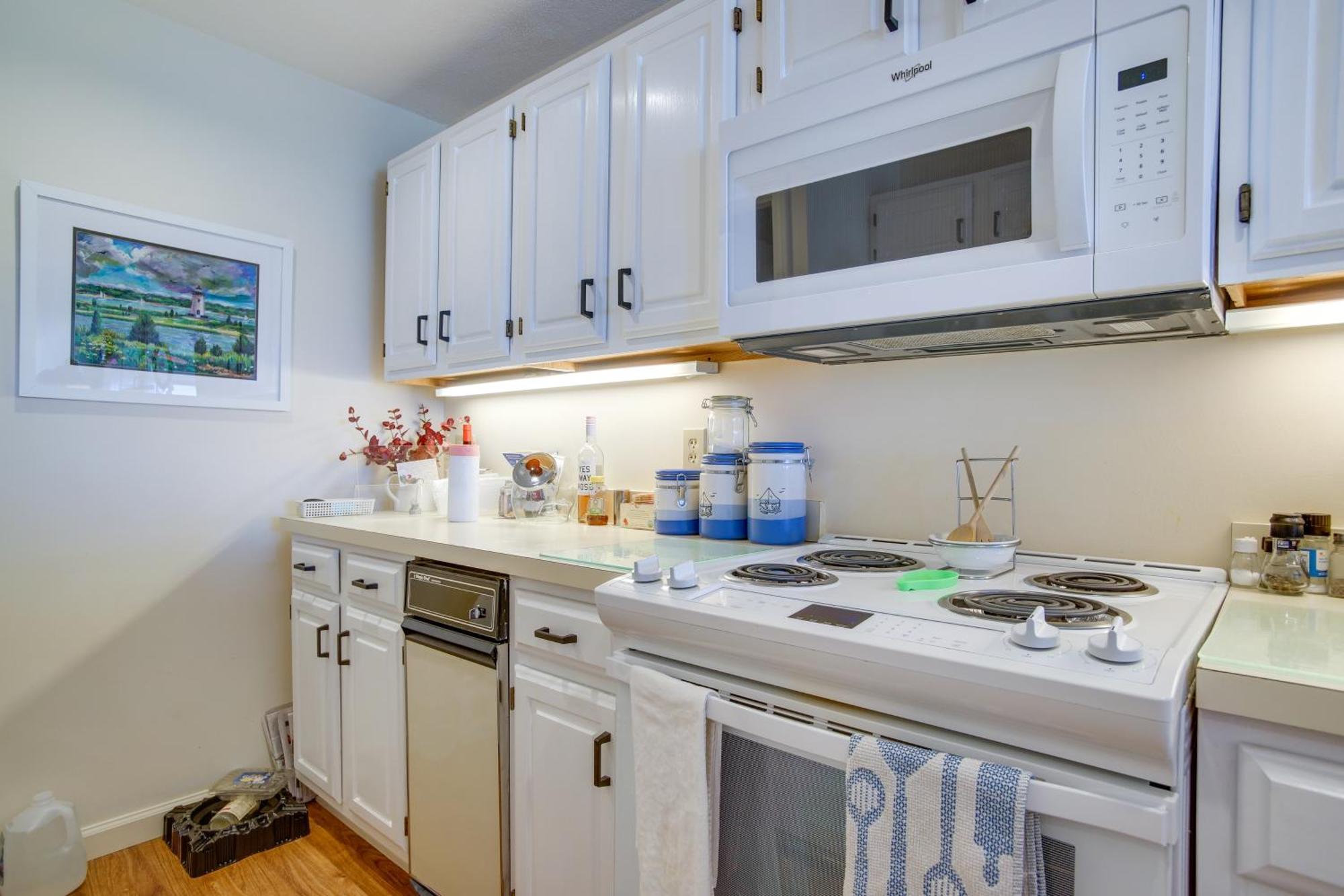 Breezy Oak Bluffs Condo - Steps To Inkwell Beach! ภายนอก รูปภาพ