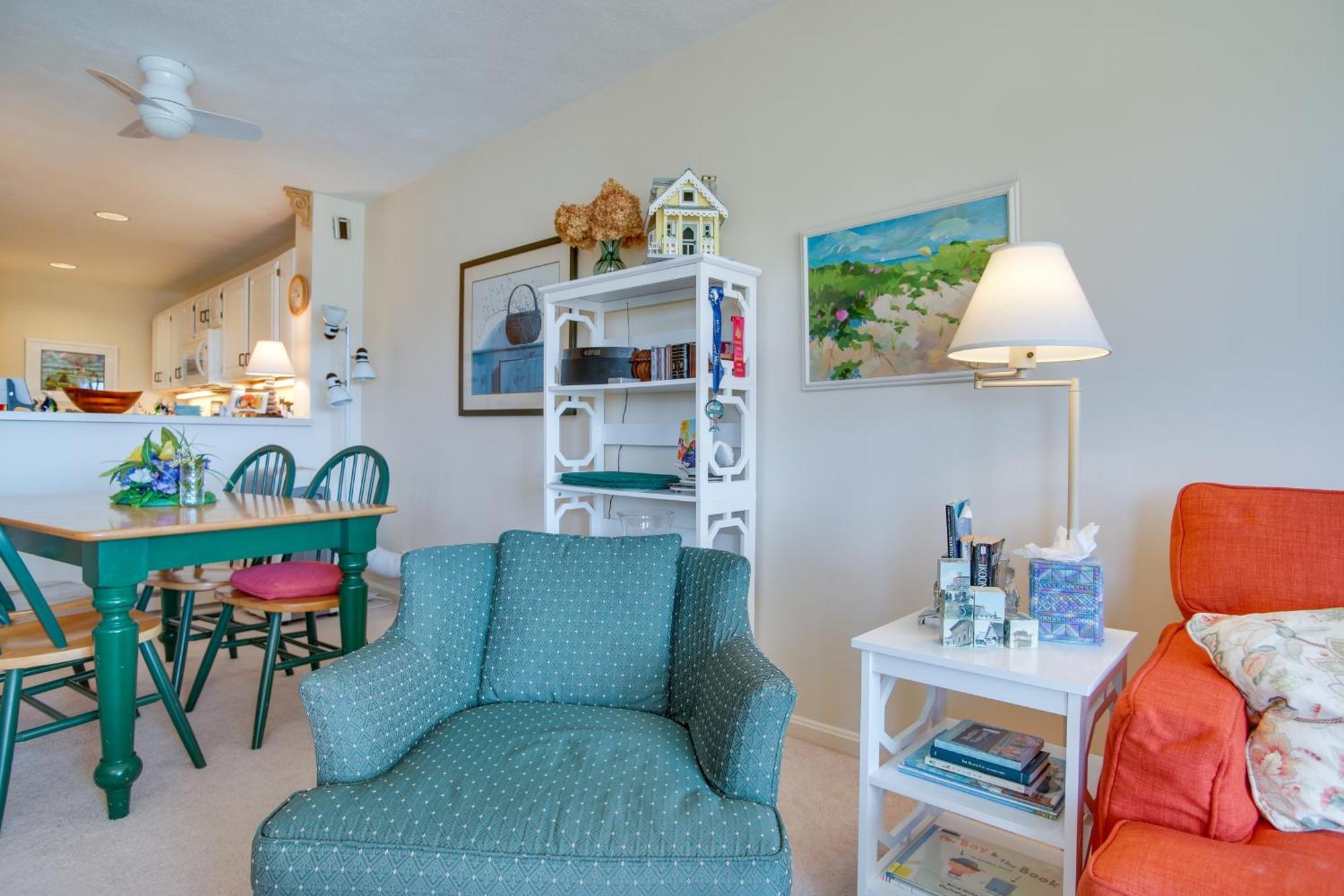 Breezy Oak Bluffs Condo - Steps To Inkwell Beach! ภายนอก รูปภาพ